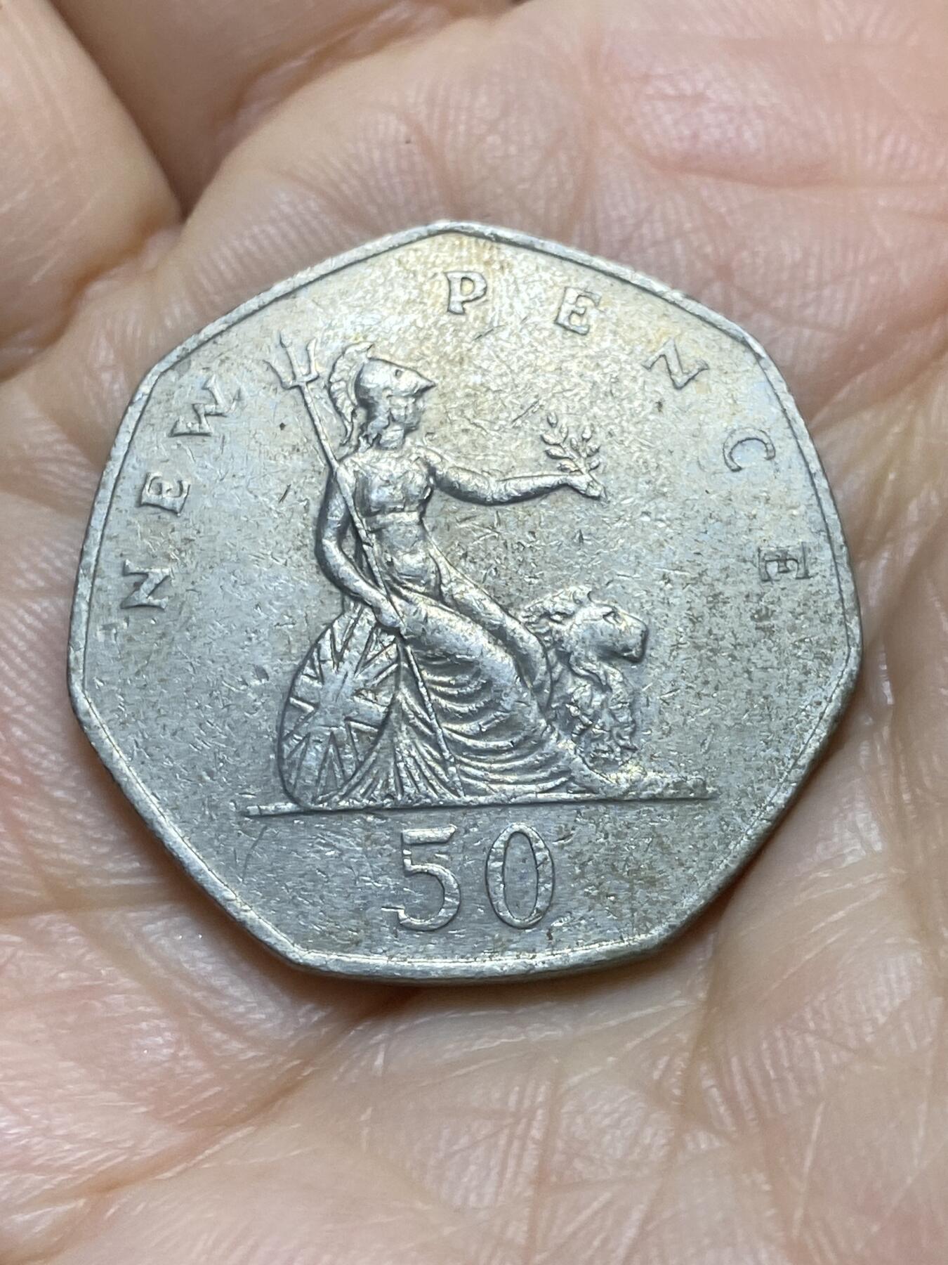 2025年第一百一十八场(总第一百四十四场）外国好品散币(免佣金) 英国🇬🇧1980年50新便士(伊丽莎白二世中年花冠，十进制第一版)