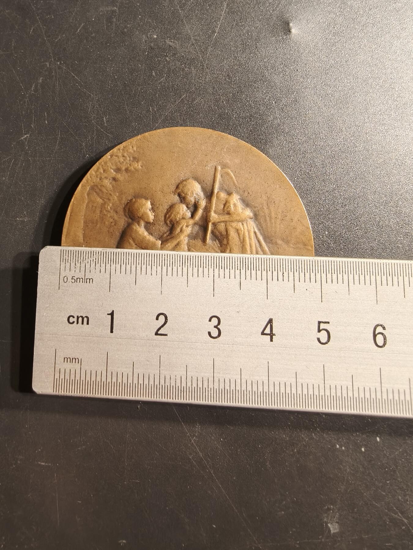 老王徽章第159期  法国乌比坎普市大铜章    直径50mm.   重量65.6g