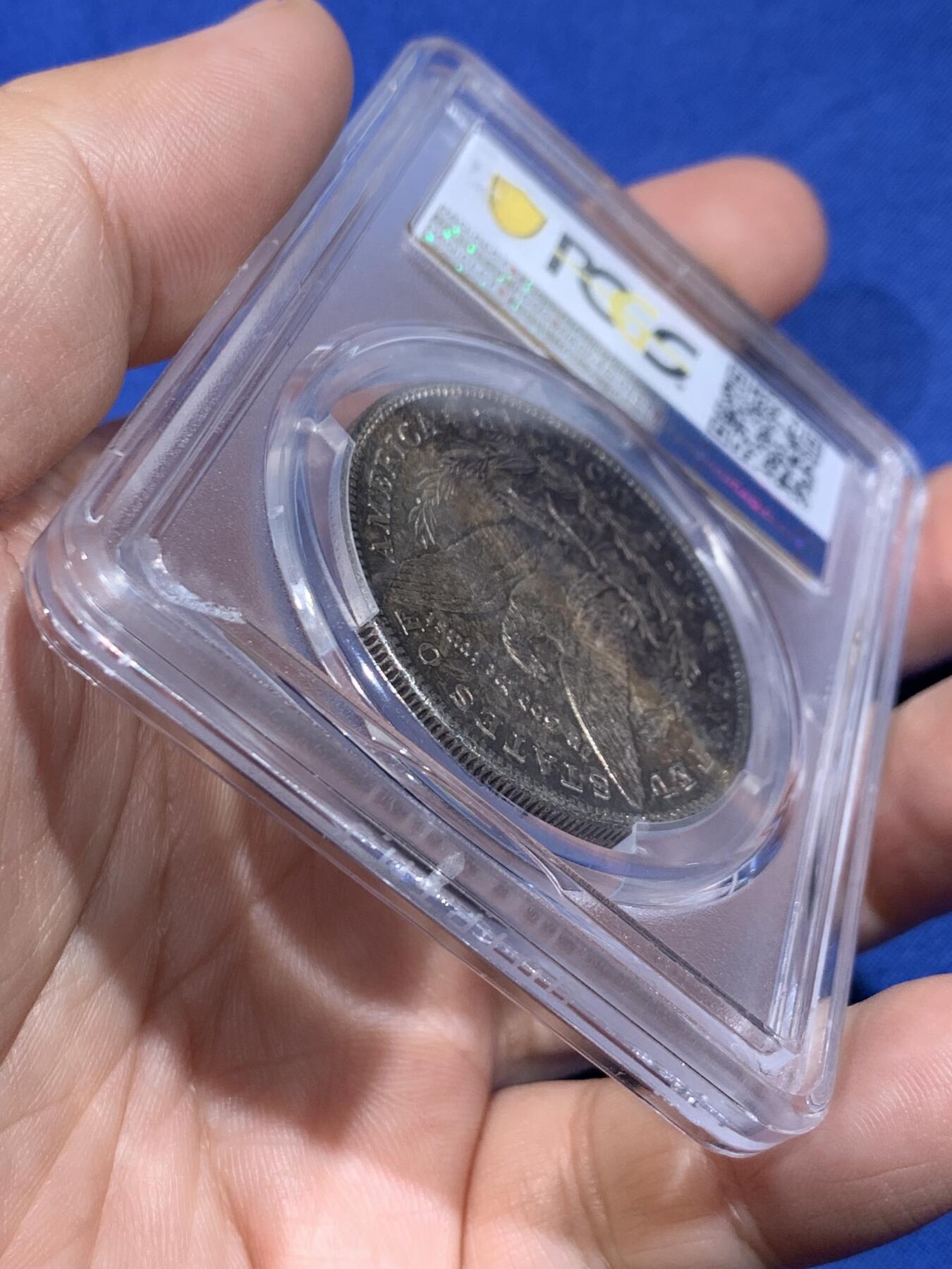 《竞宝斋》第433场 周日，周一 2场连拍 （全场包邮） PCGS MS64 美国1881年摩根银币S厂 两面红金色满彩 底光充足 该枚两面难得彩系统一 光度好