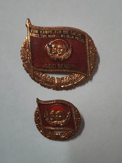 韵星假日拍卖第二十九期 -- Rimey Holidays Auction 29 - 民主德国铜级威廉匹克与台尔曼共同战斗奖章一套