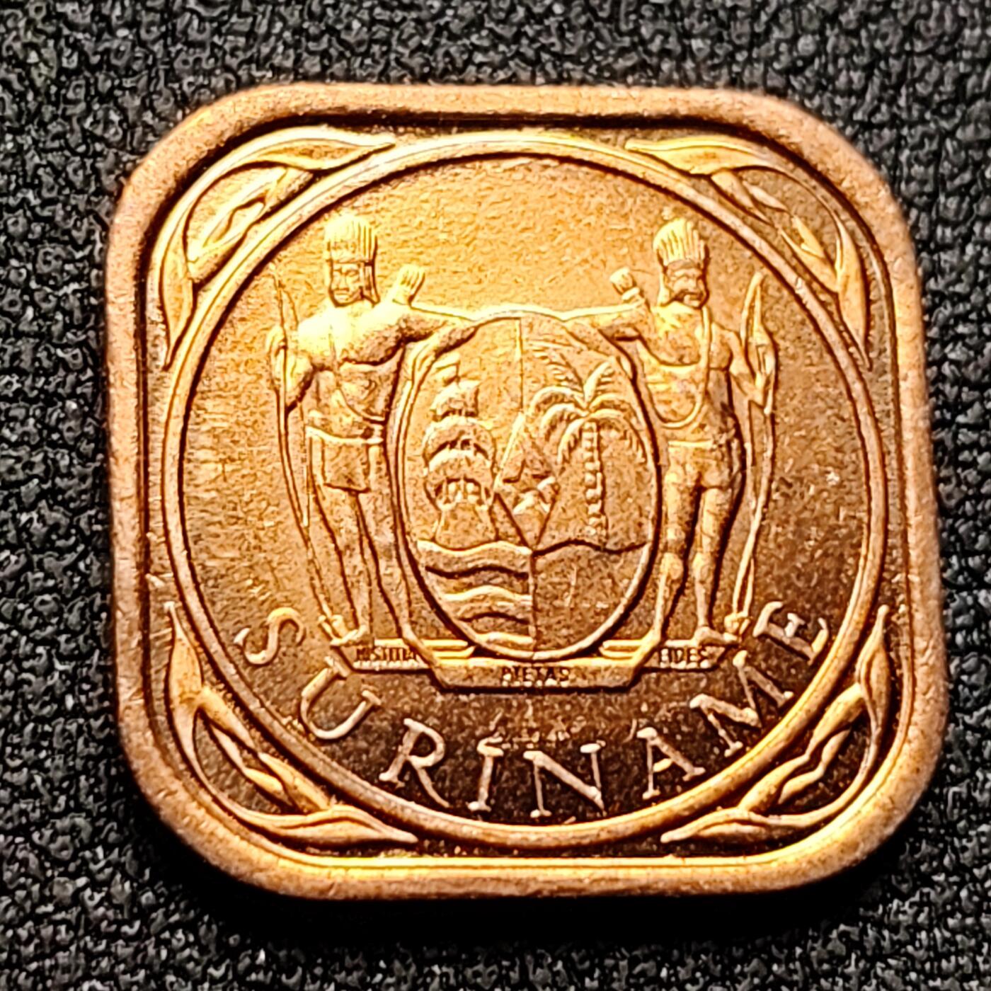 泉币菌-第118场-精品福利场 少见原光极美 苏里南 1988年 5分硬币 方形币 保真