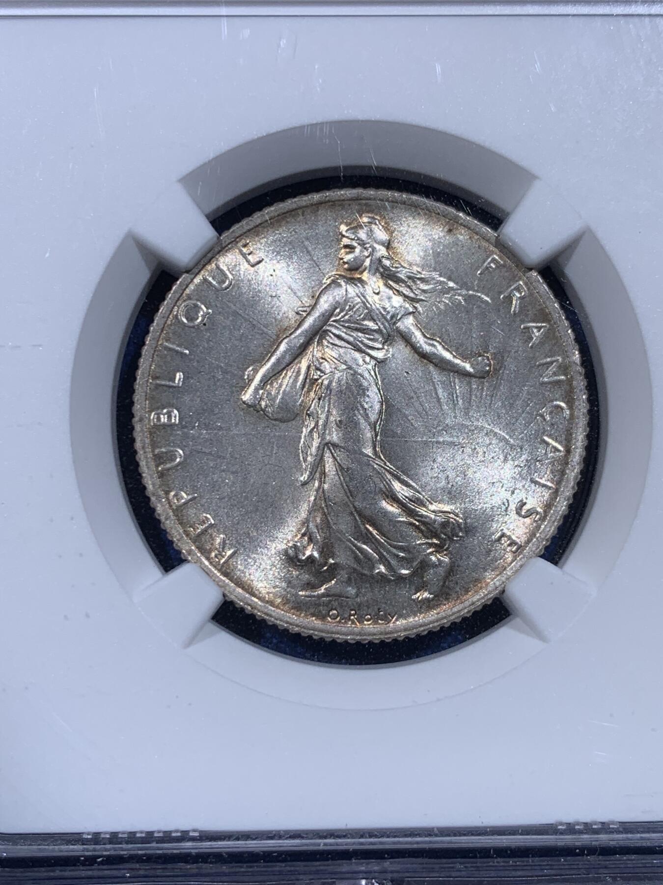 《竞宝斋》第433场 周日，周一 2场连拍 （全场包邮） NGC MS64 原光法国1914C版播种女神2法郎银币，淡金彩，C厂是Castelsarrain特殊发行整个系列最少，高分少见。