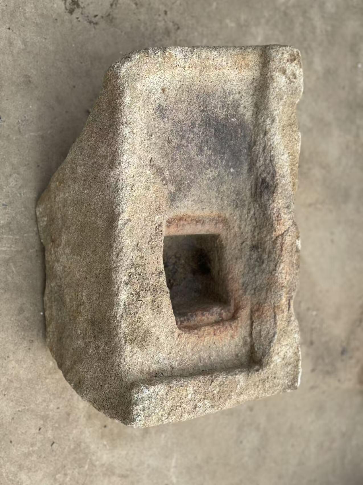 茶室陈设——明代花岗岩石石炉，包老，品相完整，造型美观，独特，长45宽26高22厘米