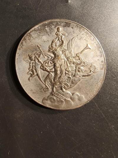老王徽章第159期 -  法国费康普婴儿大赛镀银大铜章    直径46mm.    重量45.6g