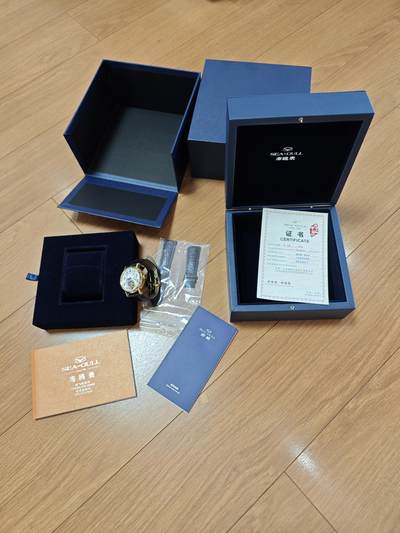 红色经典收藏拍卖专场第28期 - 保真原装海鸥手动陀飞轮皮带机械表818.924传承系列