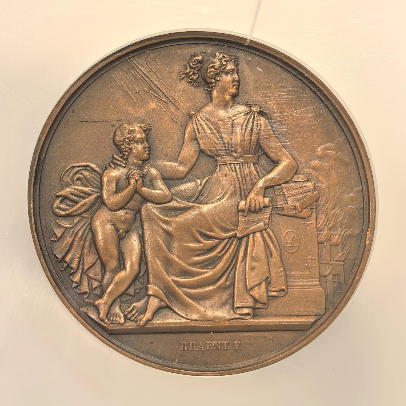 博洋堂世界钱币拍卖第144期（全场包邮） NGC MS64 冠军分！比利时1890年左右担保社团纪念巨大铜章，48mm加大盒子，盒子费就要300。女神与天使保障人民经典构图。内衬有一丝裂纹