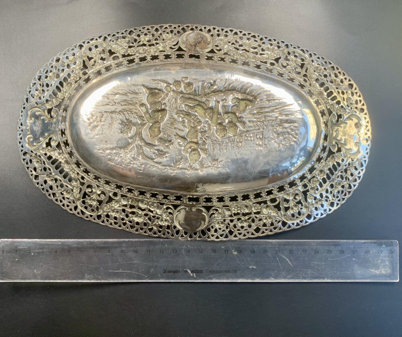 掌中浮雕-藏着的欧洲第039场 190X德国800银椭圆果篮，282mm X 170mm，207g，有银标
