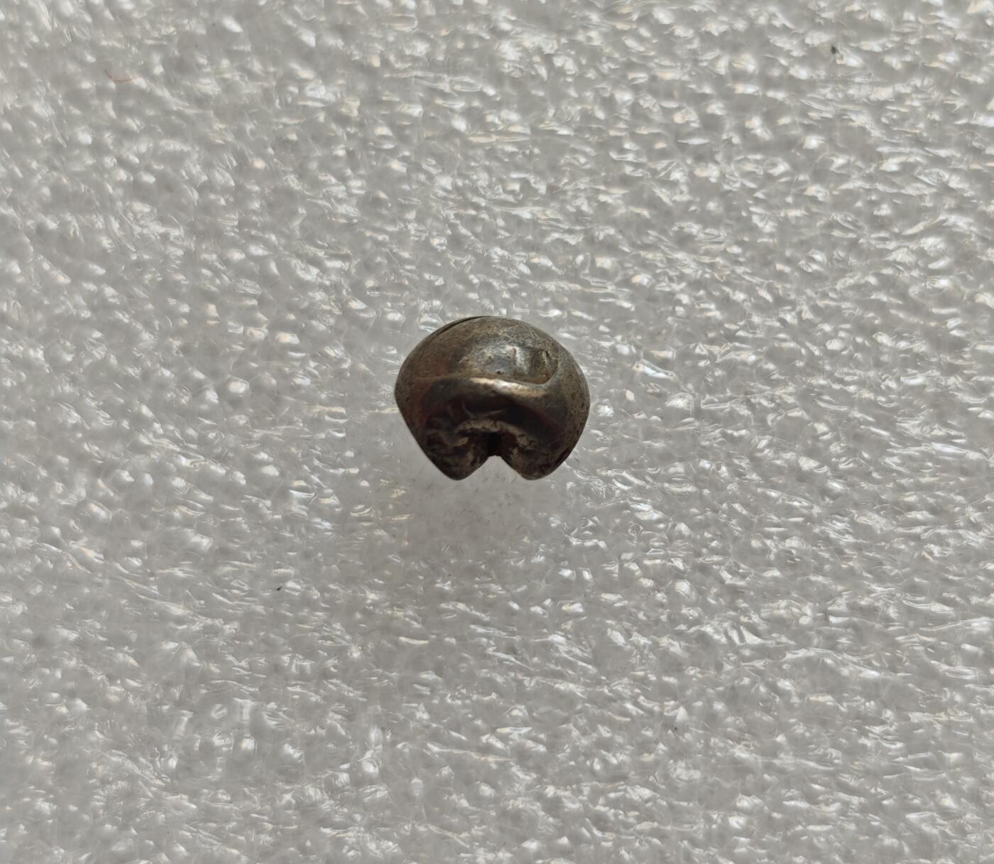 瓶子🏺第214期拍卖会   素可泰王朝象戳海螺戳记屁股锭银锭