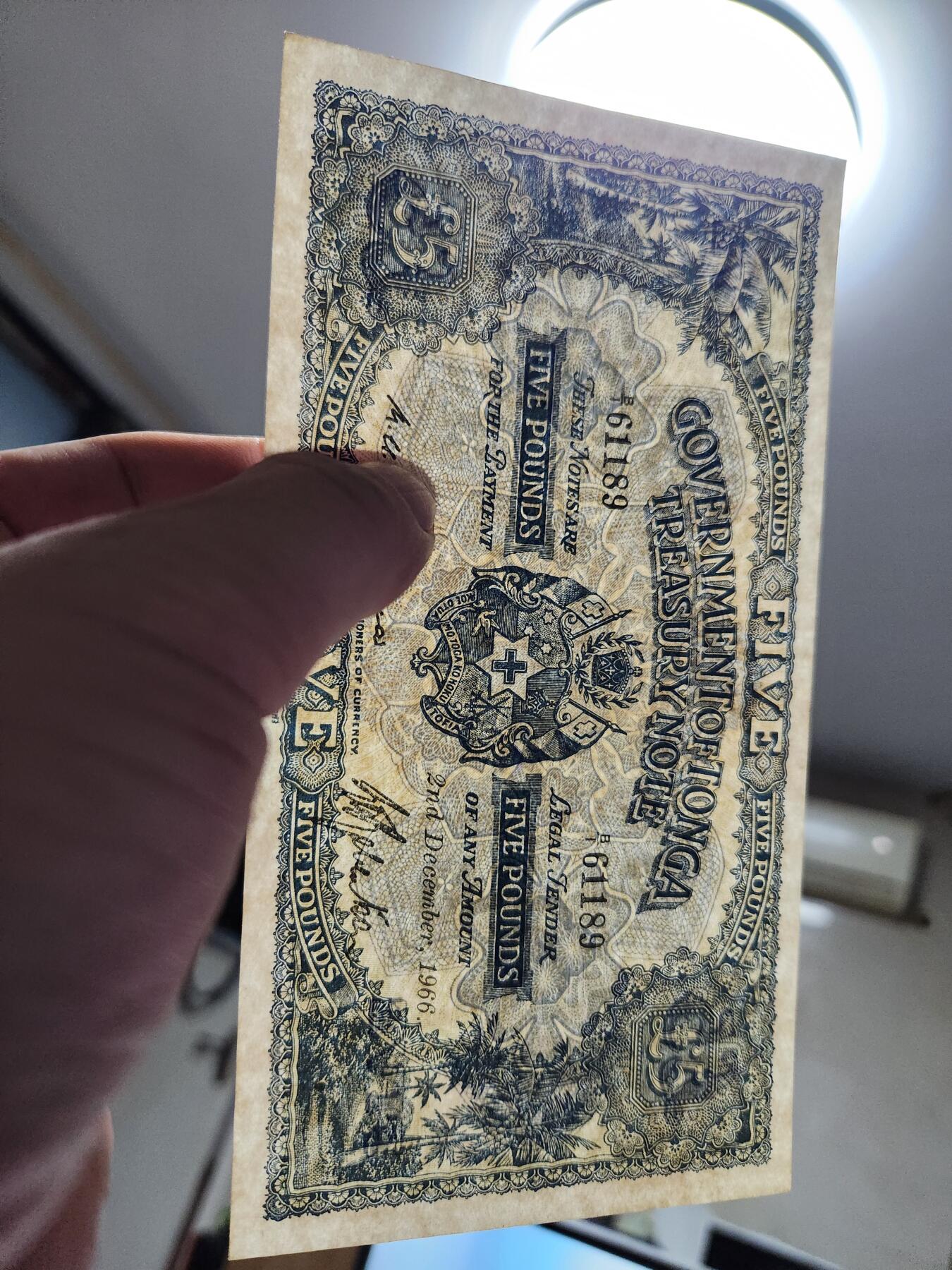10月31号晚上8点 外国纸币自动截拍第48场 汤加1966年5镑 近新极美品 早期英镑制 稀少