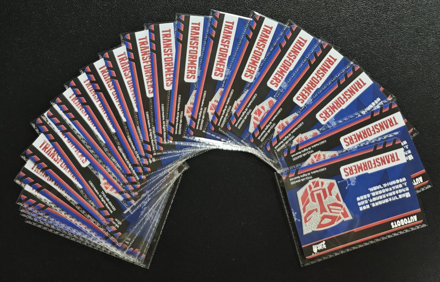 天玑星卡拍第133期《10.30周四截拍》持续收拍收评中 满赠卡需备注 卡游 变形金刚 HR 银剑 二十三张