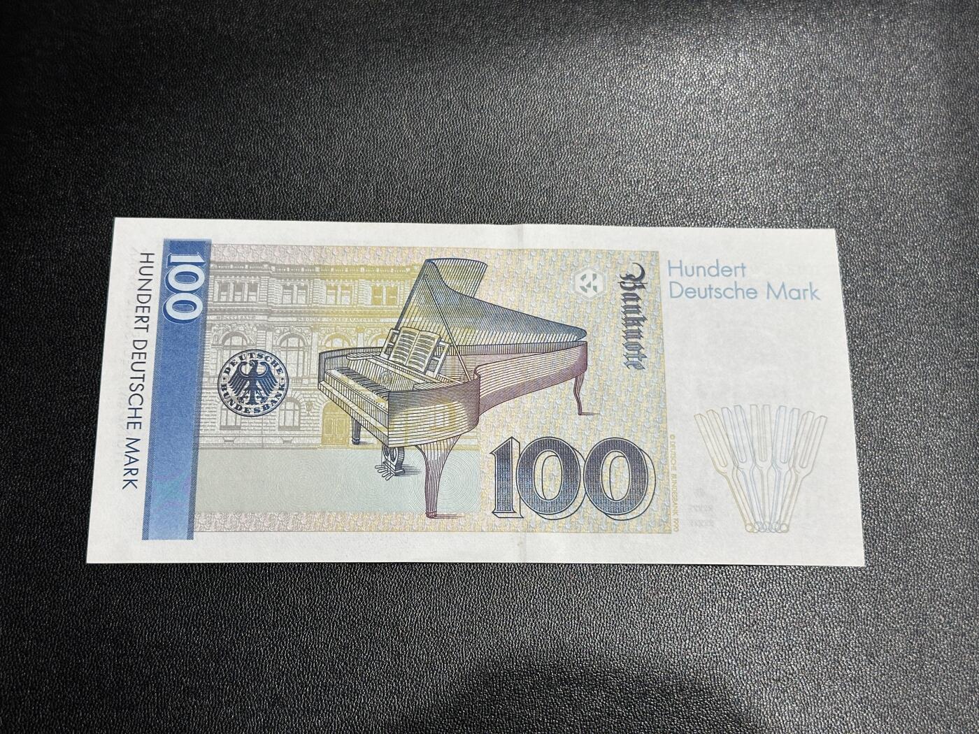 《外钞收藏家》第五百八十期（精选场）（本平台长期征集拍品、欢迎藏友们联系合作）