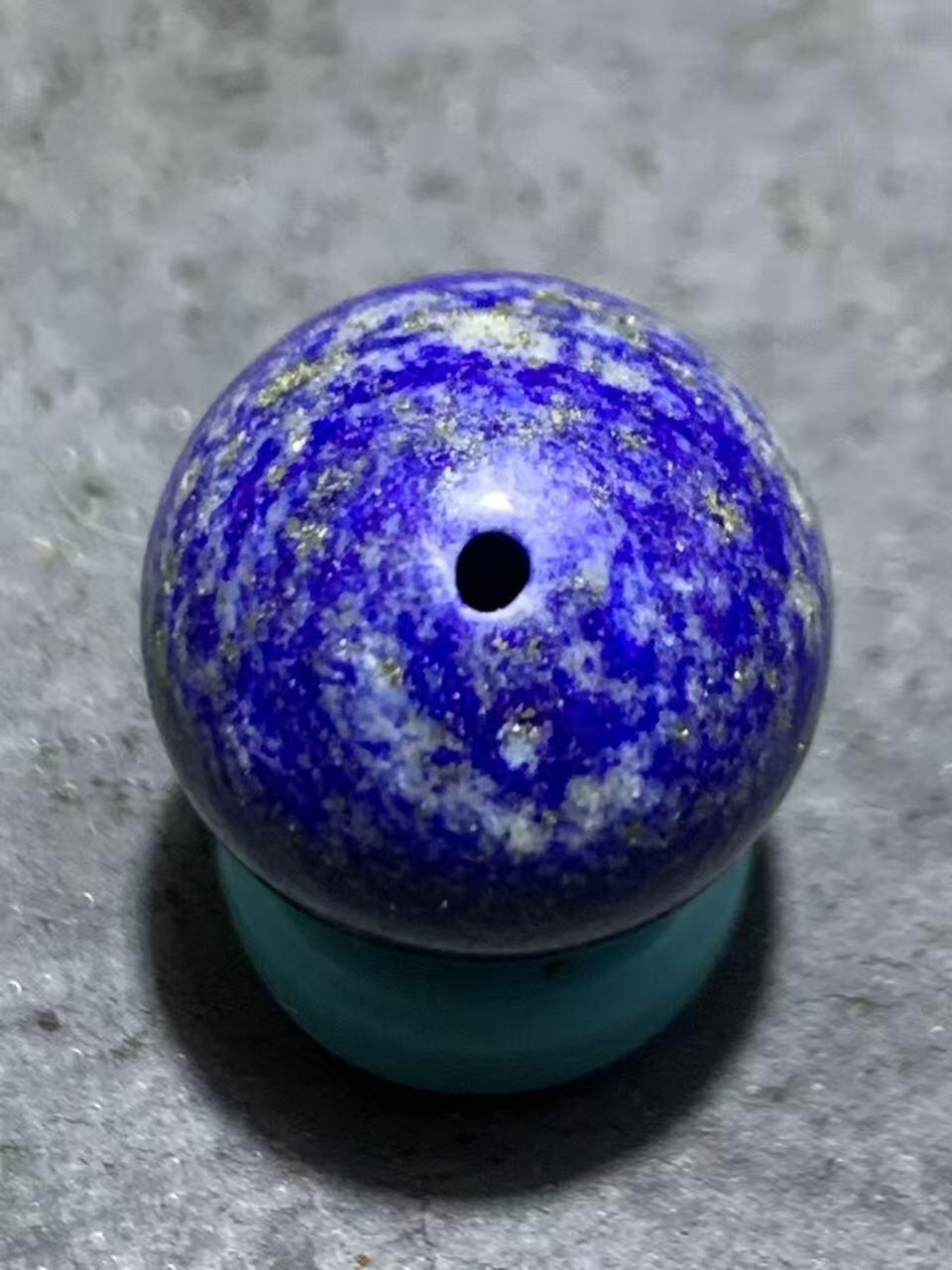 精美阿富汗老矿青金石圆珠一个！，