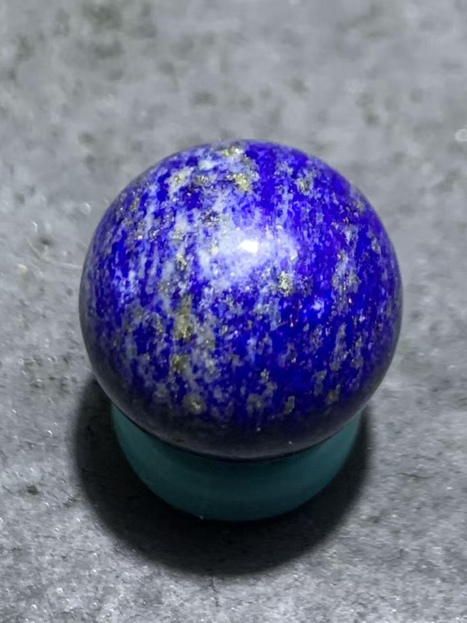 精美阿富汗老矿青金石圆珠一个！，