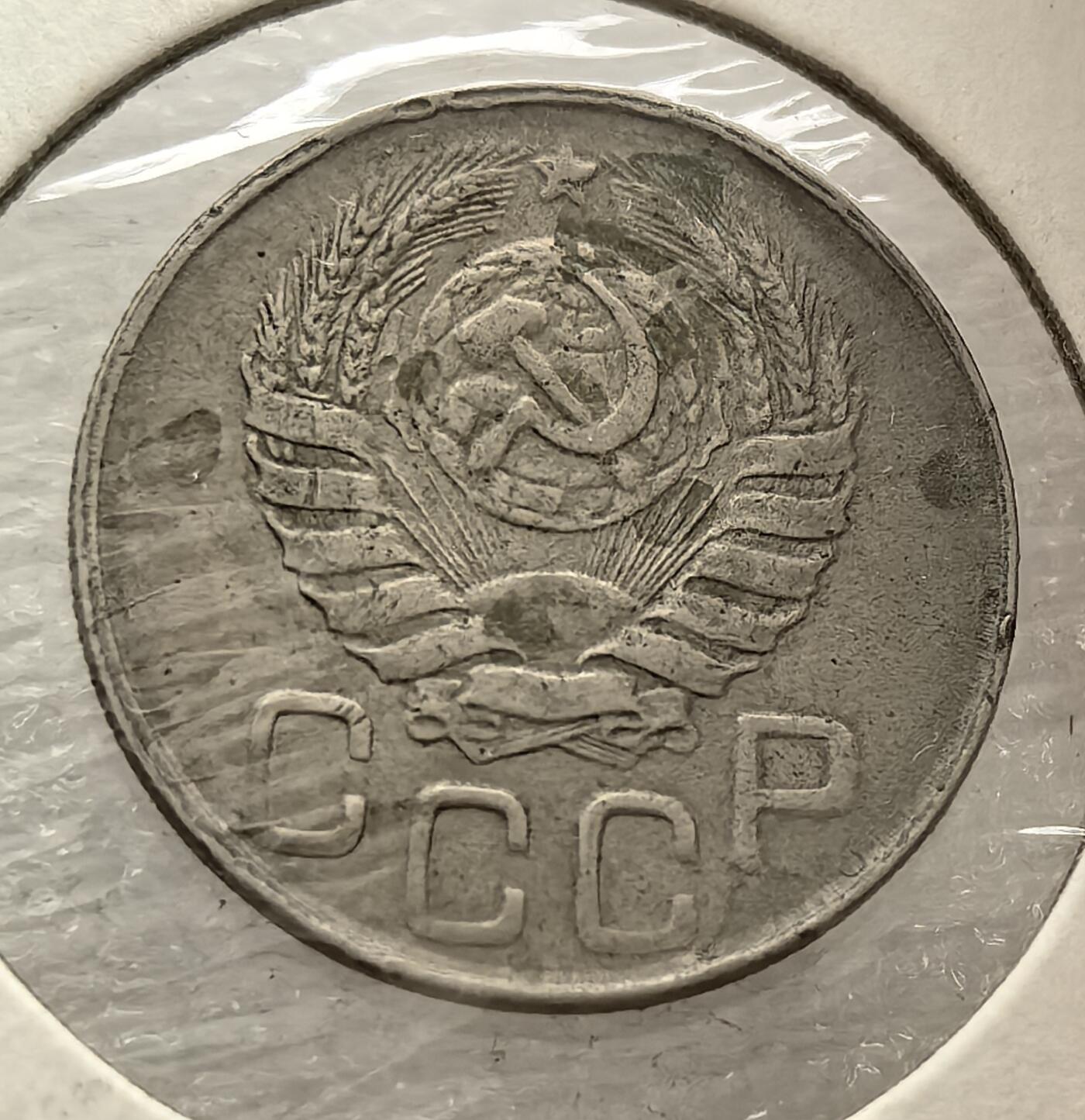 外国优质纪念币银币，周六晚上九点倒数截拍，满百包邮，可寄存半年，喜欢朋友微信扫描二维码可直接参拍