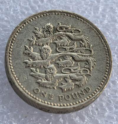 外国优质纪念币银币，周六晚上九点倒数截拍，满百包邮，可寄存半年，喜欢朋友微信扫描二维码可直接参拍 - 英国三狮1镑