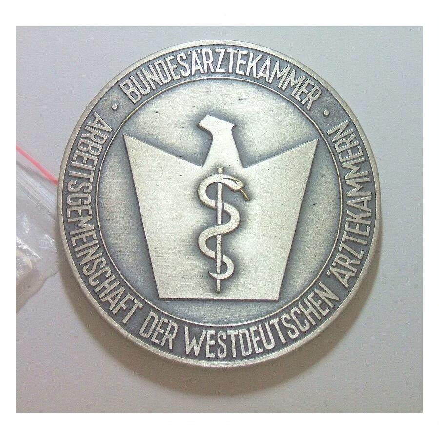 【旋风钱币】11月1日19:00准时开拍 精美欧洲币章、第三帝国钱币等 全场包邮！ 【艺术】德国艺术大章 医学家冯伯格曼 高浮雕精制超大镀银章 75MM 145克