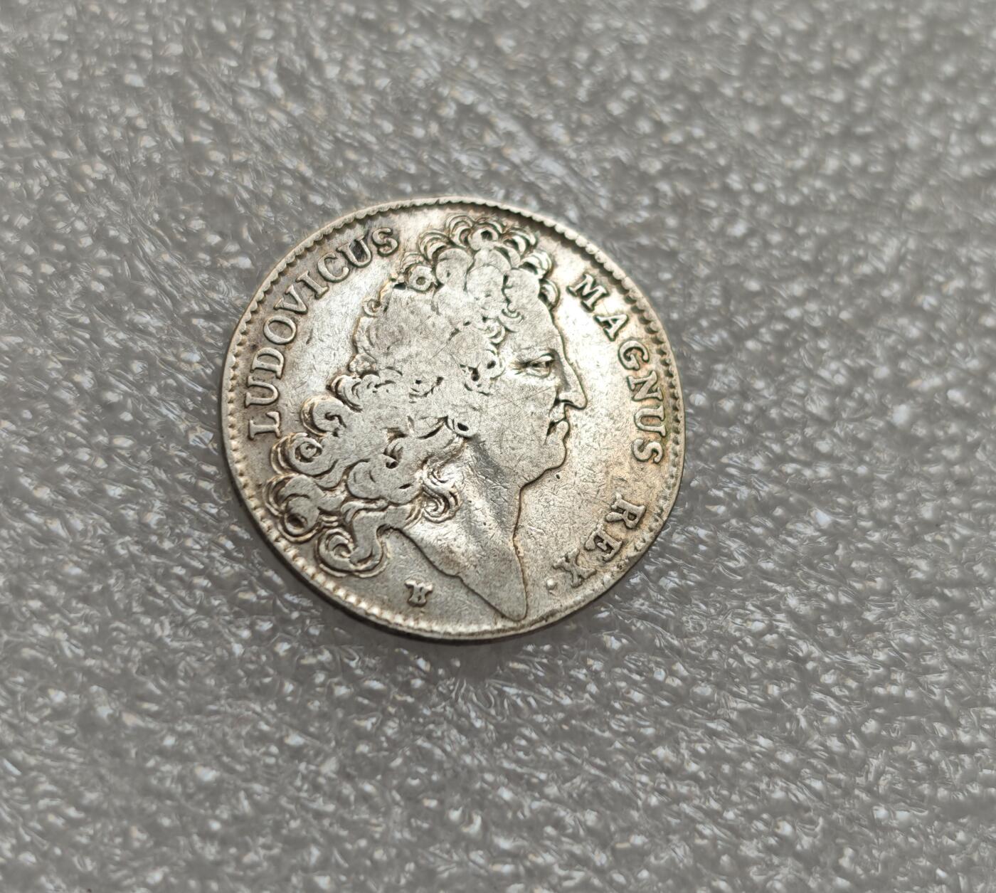 瓶子🏺第214期拍卖会  法国1707年太阳王路易十四JETON银质代币章  背面丰收的风景