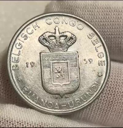 外国优质纪念币银币，周六晚上九点倒数截拍，满百包邮，可寄存半年，喜欢朋友微信扫描二维码可直接参拍 好品比属刚果1959年5法郎