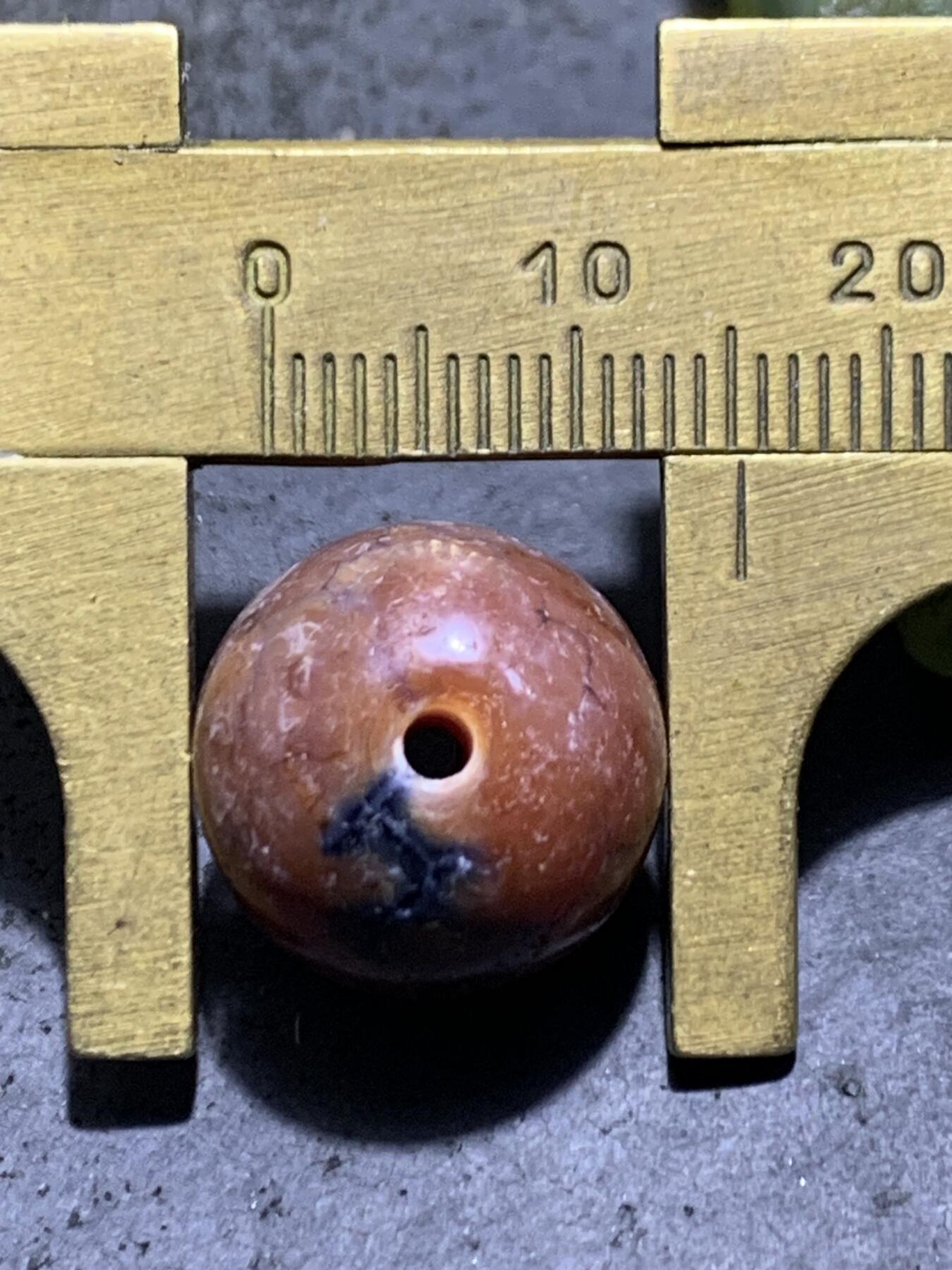 高玉化奶油皮风化纹玛瑙苹果珠一颗 随形老料玛瑙温润如脂孤