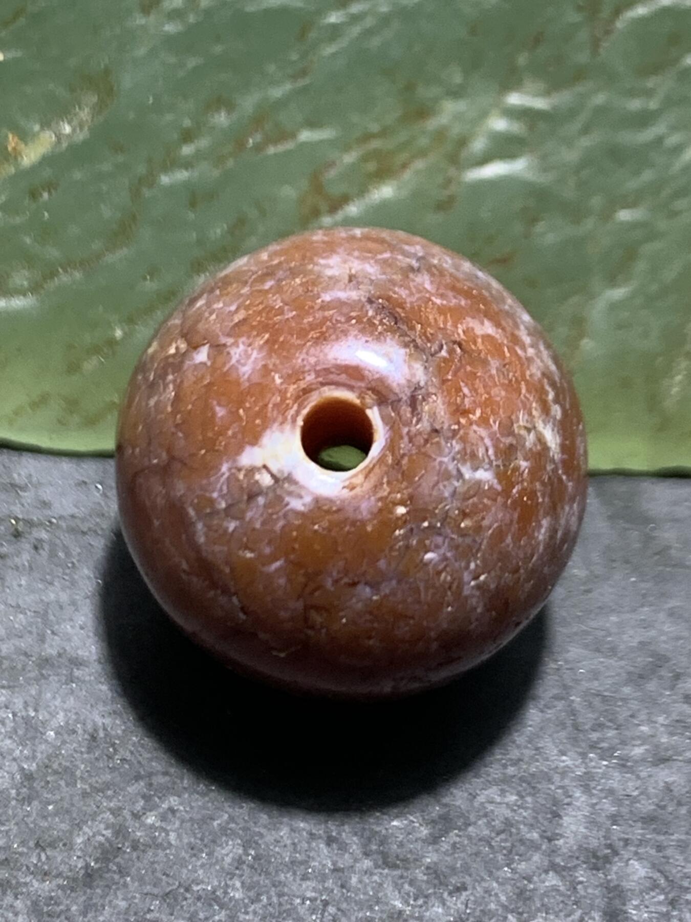 高玉化奶油皮风化纹玛瑙苹果珠一颗 随形老料玛瑙温润如脂孤