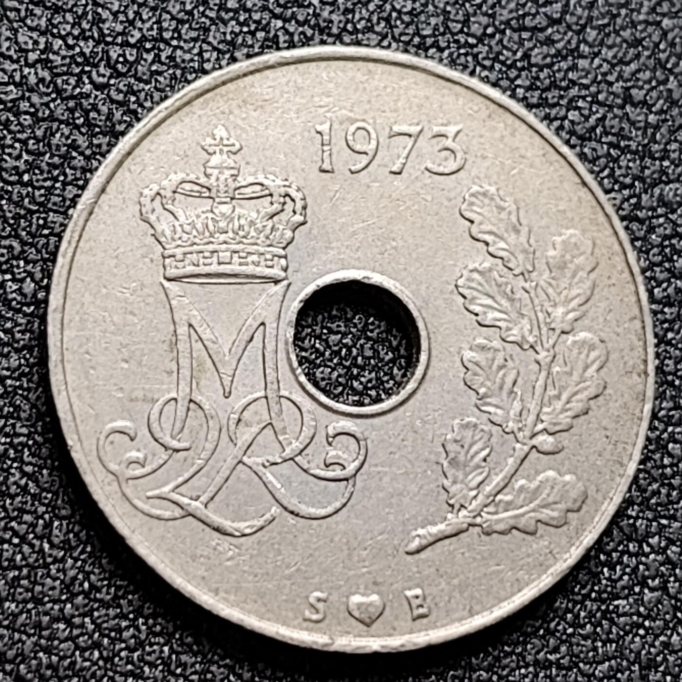 泉币菌-第119场-精品福利场 丹麦1973年25欧尔中孔镍币 玛格丽特二世花押 
