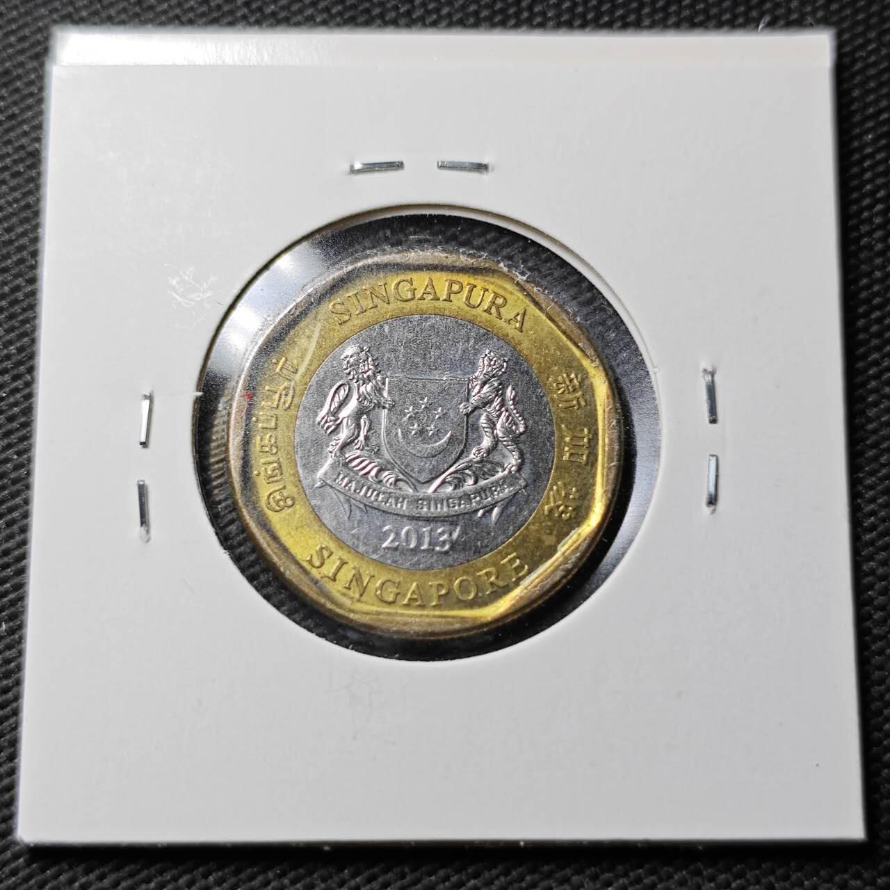 KK钱币收藏小铺  第360场  2月预留时间 周末发货 2013新加坡1元 双色币