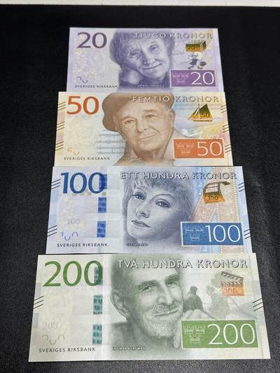 《外钞收藏家》第五百八十期（精选场）（本平台长期征集拍品、欢迎藏友们联系合作） - 瑞典新版20/50/100/200克朗4张小套（尾号5，绝品，其中20克朗发行量低）	绝品