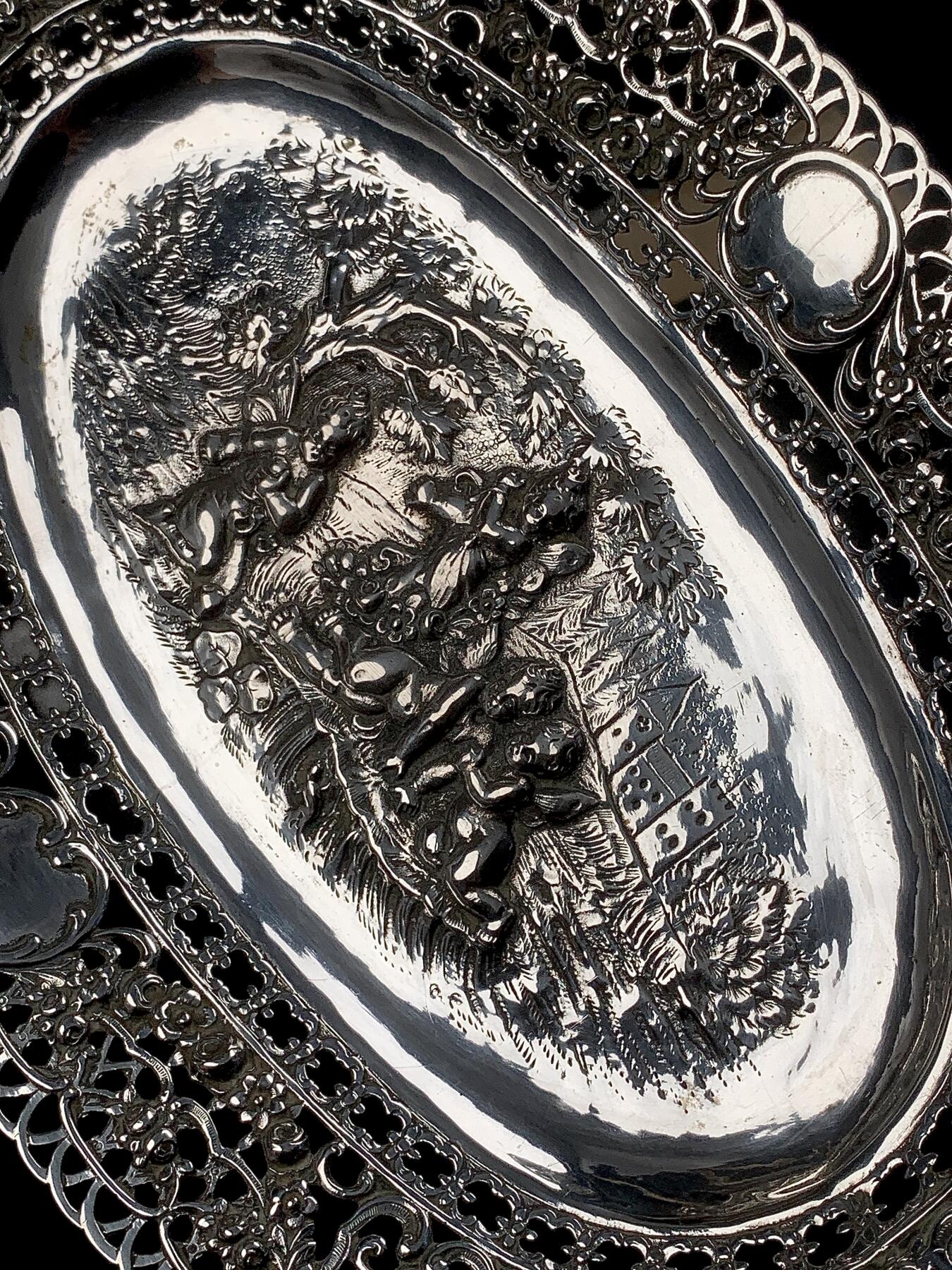 掌中浮雕-藏着的欧洲第039场 190X德国800银椭圆果篮，282mm X 170mm，207g，有银标
