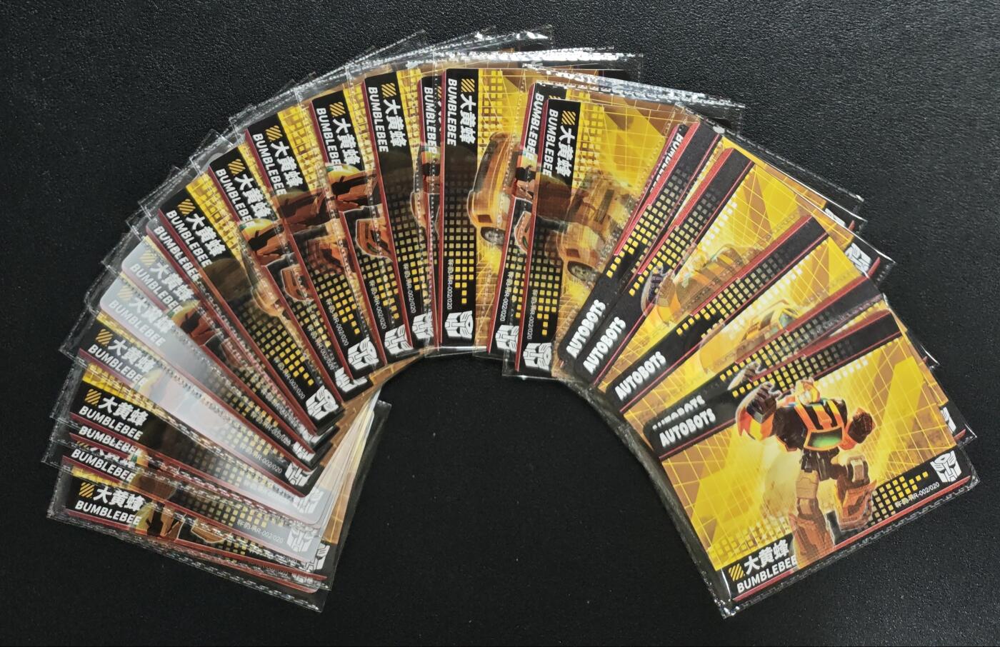 天玑星卡拍第133期《10.30周四截拍》持续收拍收评中 满赠卡需备注 卡游 变形金刚 HR 大黄蜂 二十四张