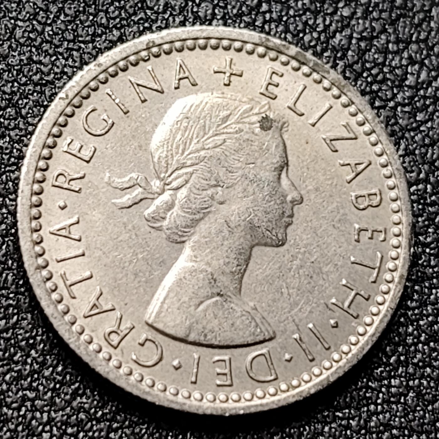 泉币菌-第119场-精品福利场 1957年 幸运6便士玫瑰四叶草 英国女王 19.3毫米2.8克 