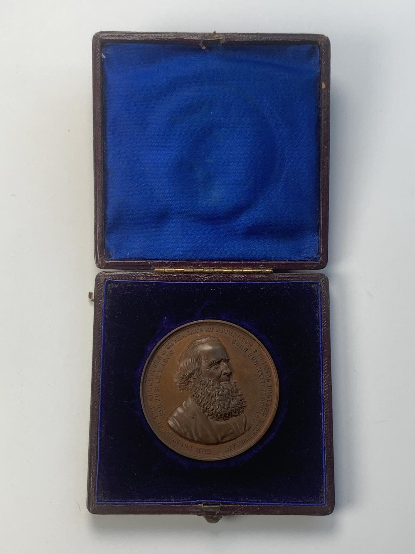 掌中浮雕-藏着的欧洲第039场 1880年英国梅森科学学院铜章，51mm，BHM-3083  ，Eimer-1670，原盒
