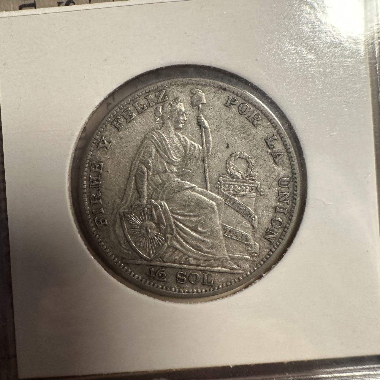 蒂克钱币-第54场 外国精品套币 银币专场 秘鲁 册装 银币一组4枚 品相如图 2枚小面值3.75g 90%银，大面2枚 37.5g 50%银