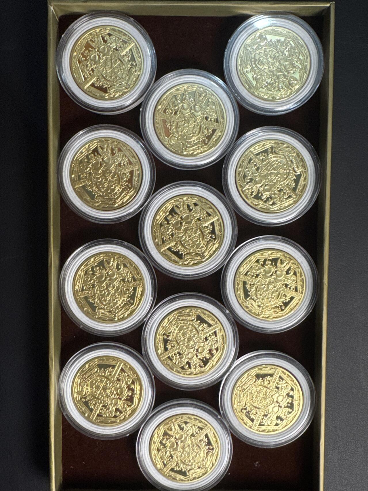 ❤️【币观天下】❤️ 第329期钱币拍卖- 2025.10.31周五晚上6点半场-长期征集拍品 英国2021年丘吉尔首相彩色铜质镀金纪念章12枚一套发行量5000套