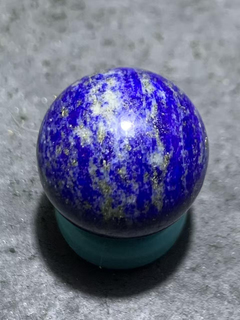 精美阿富汗老矿青金石圆珠一个！，