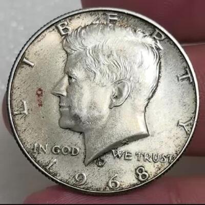 外国优质纪念币银币，周六晚上九点倒数截拍，满百包邮，可寄存半年，喜欢朋友微信扫描二维码可直接参拍 好品美国1968年半圆银币