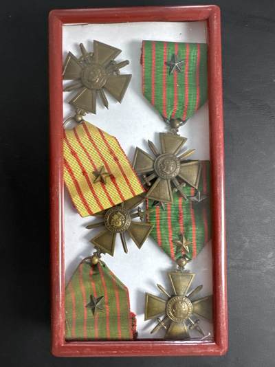 ❤️【币观天下】❤️ 第329期钱币拍卖- 2025.10.31周五晚上6点半场-长期征集拍品 - 法国战争十字勋章1915-1918年4枚套