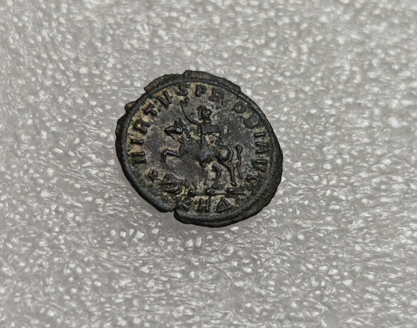 瓶子🏺第214期拍卖会 公元276-282年古罗马时期普罗布斯  1安东尼安铜币  背面皇帝骑马图案