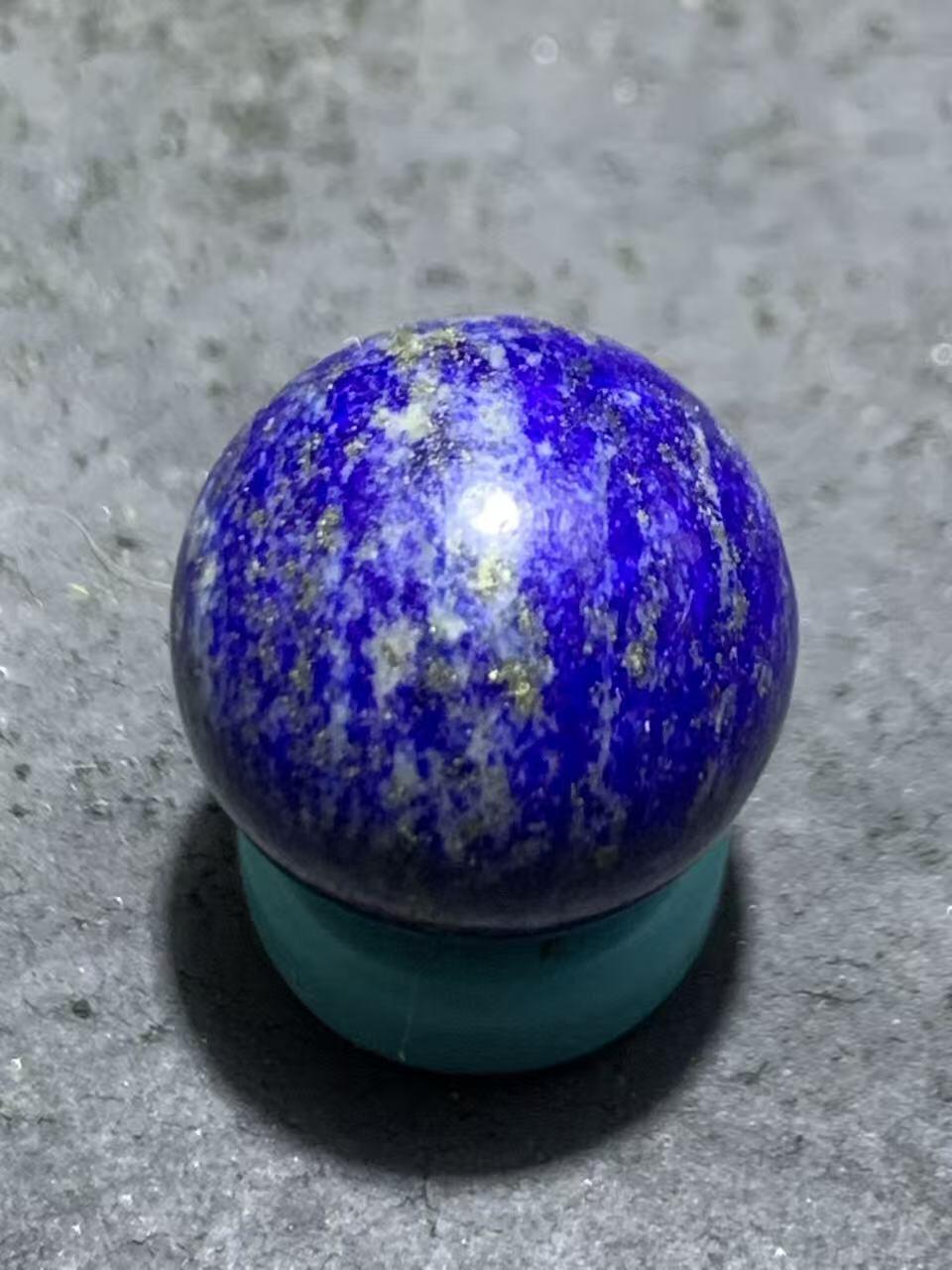 精美阿富汗老矿青金石圆珠一个！，