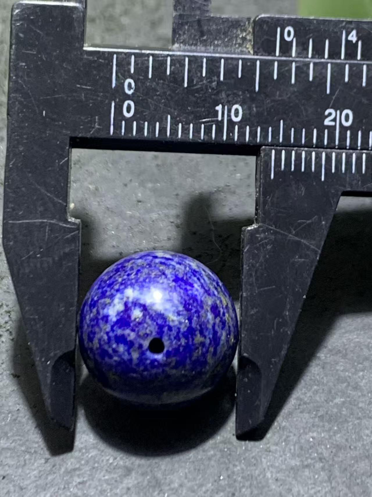 精美阿富汗老矿青金石圆珠一个！，