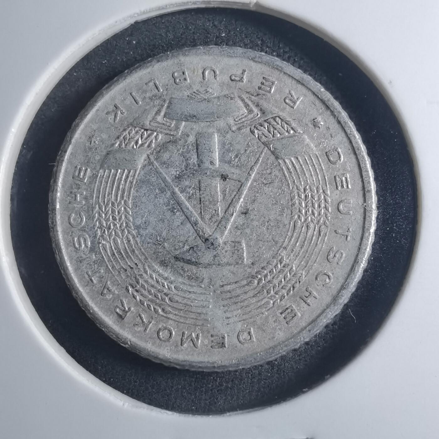 沼泽如烟--第885场 东德1958年50芬尼