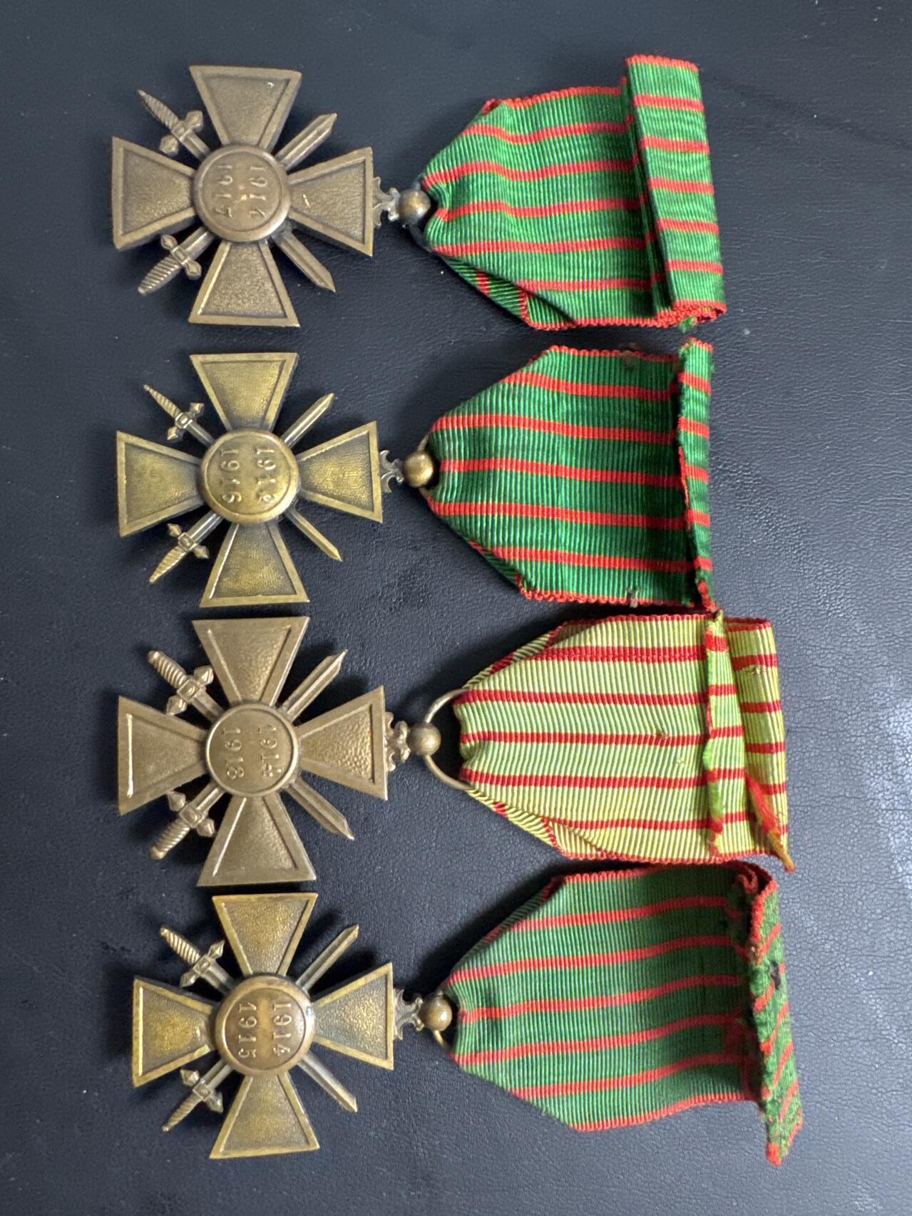 ❤️【币观天下】❤️ 第329期钱币拍卖- 2025.10.31周五晚上6点半场-长期征集拍品 法国战争十字勋章1915-1918年4枚套