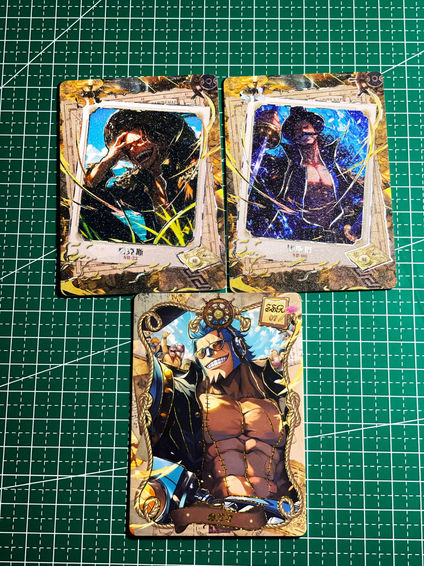 显眼宝35期 佣金1起 10月29日晚20:30截拍  海贼王 ssr一张 sr 2张 随缘看喜好 三张 钻闪效果 63*88