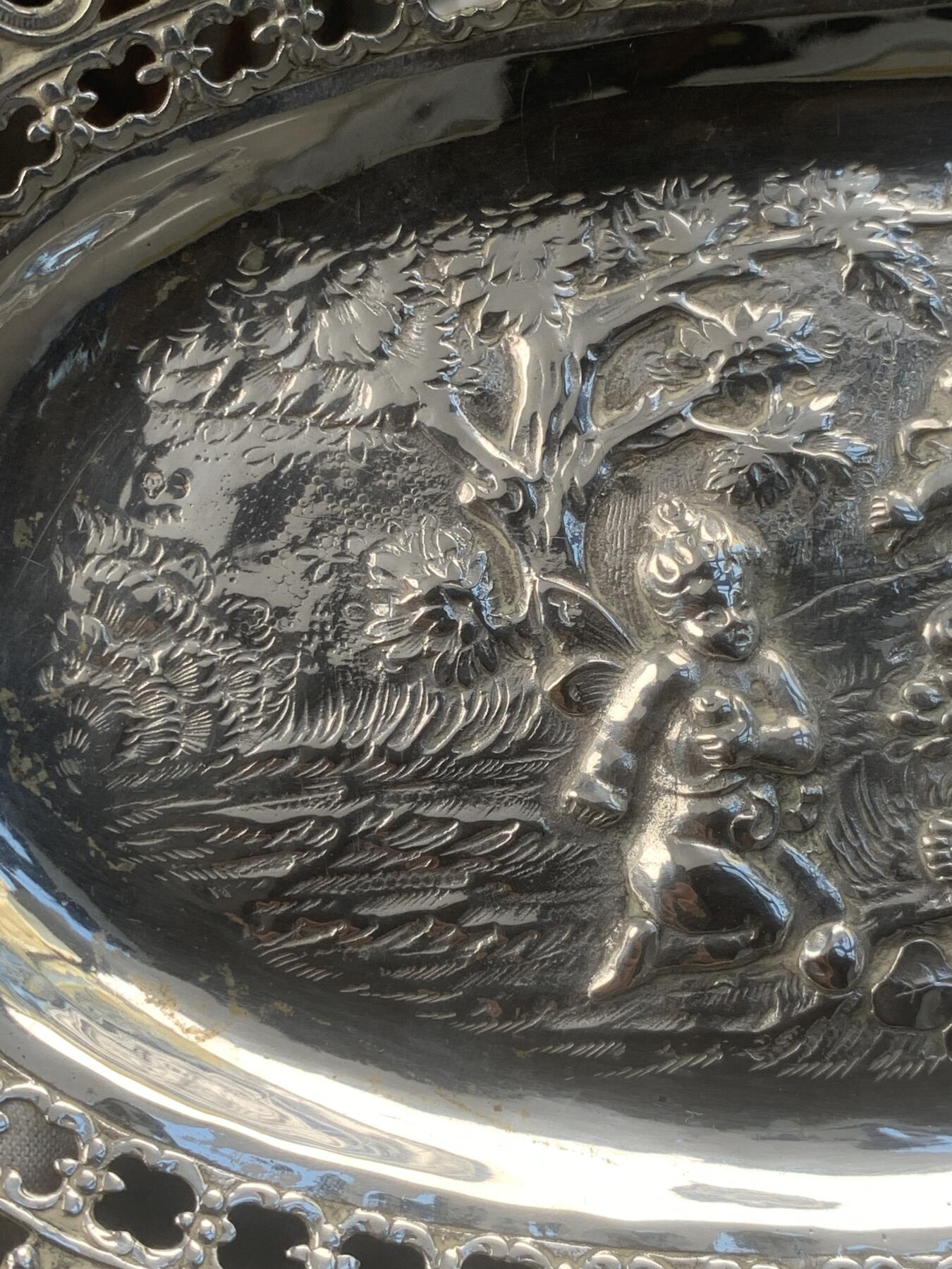 掌中浮雕-藏着的欧洲第039场 190X德国800银椭圆果篮，282mm X 170mm，207g，有银标