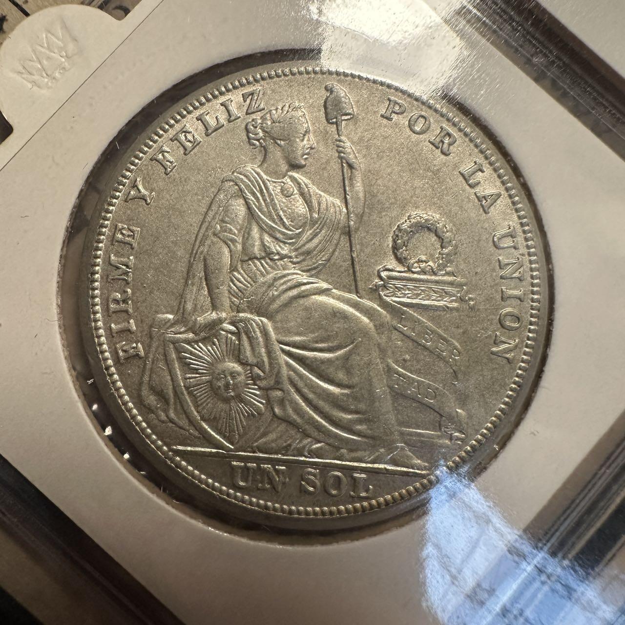 蒂克钱币-第54场 外国精品套币 银币专场 秘鲁 册装 银币一组4枚 品相如图 2枚小面值3.75g 90%银，大面2枚 37.5g 50%银