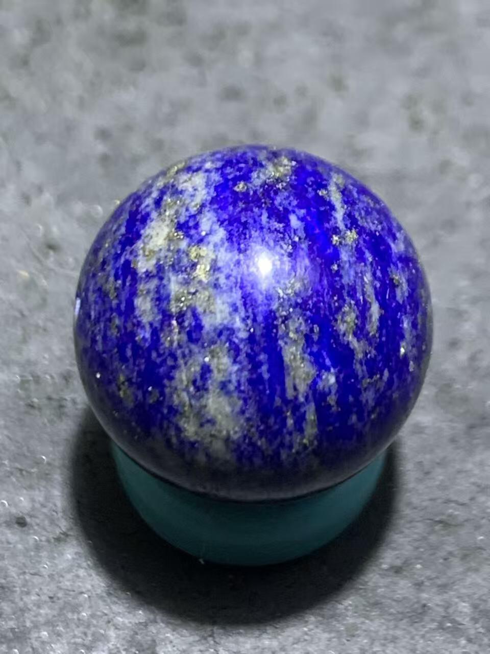 精美阿富汗老矿青金石圆珠一个！，