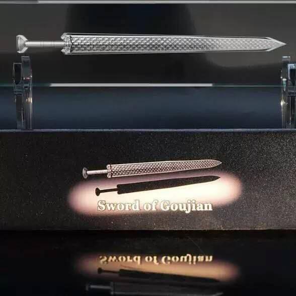 【现货】喀麦隆2025年亚洲武器系列越王勾践剑2盎司银币