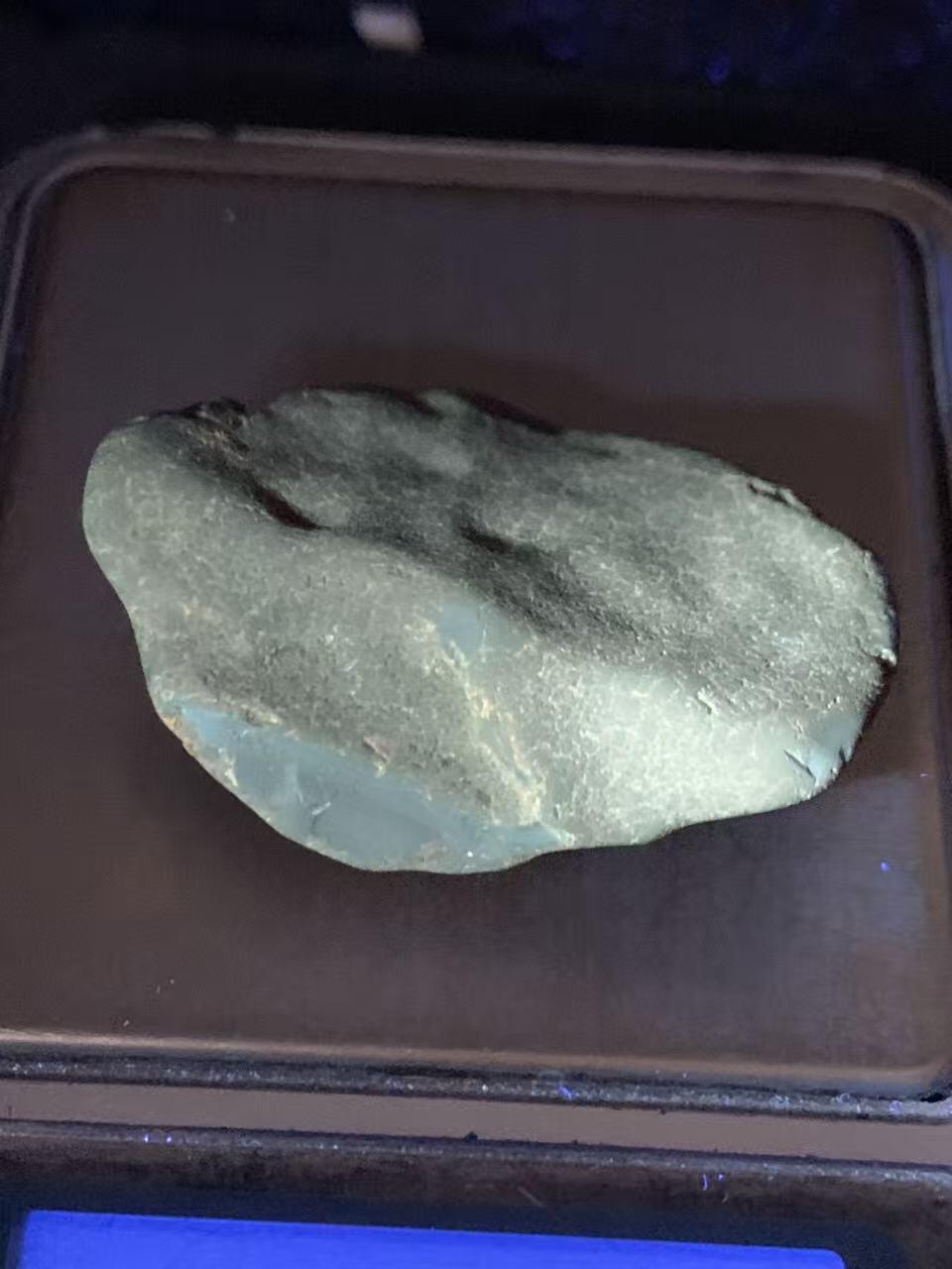 乌克兰原皮蜜蜡原石一块，