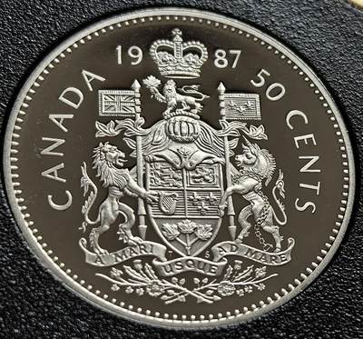 外国优质纪念币银币，周六晚上九点倒数截拍，满百包邮，可寄存半年，喜欢朋友微信扫描二维码可直接参拍 - 精制加拿大国徽半圆