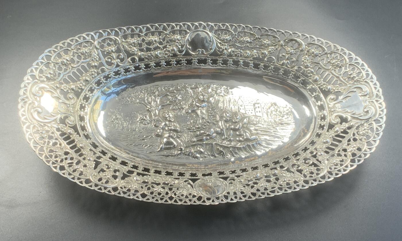 掌中浮雕-藏着的欧洲第039场 190X德国800银椭圆果篮，282mm X 170mm，207g，有银标