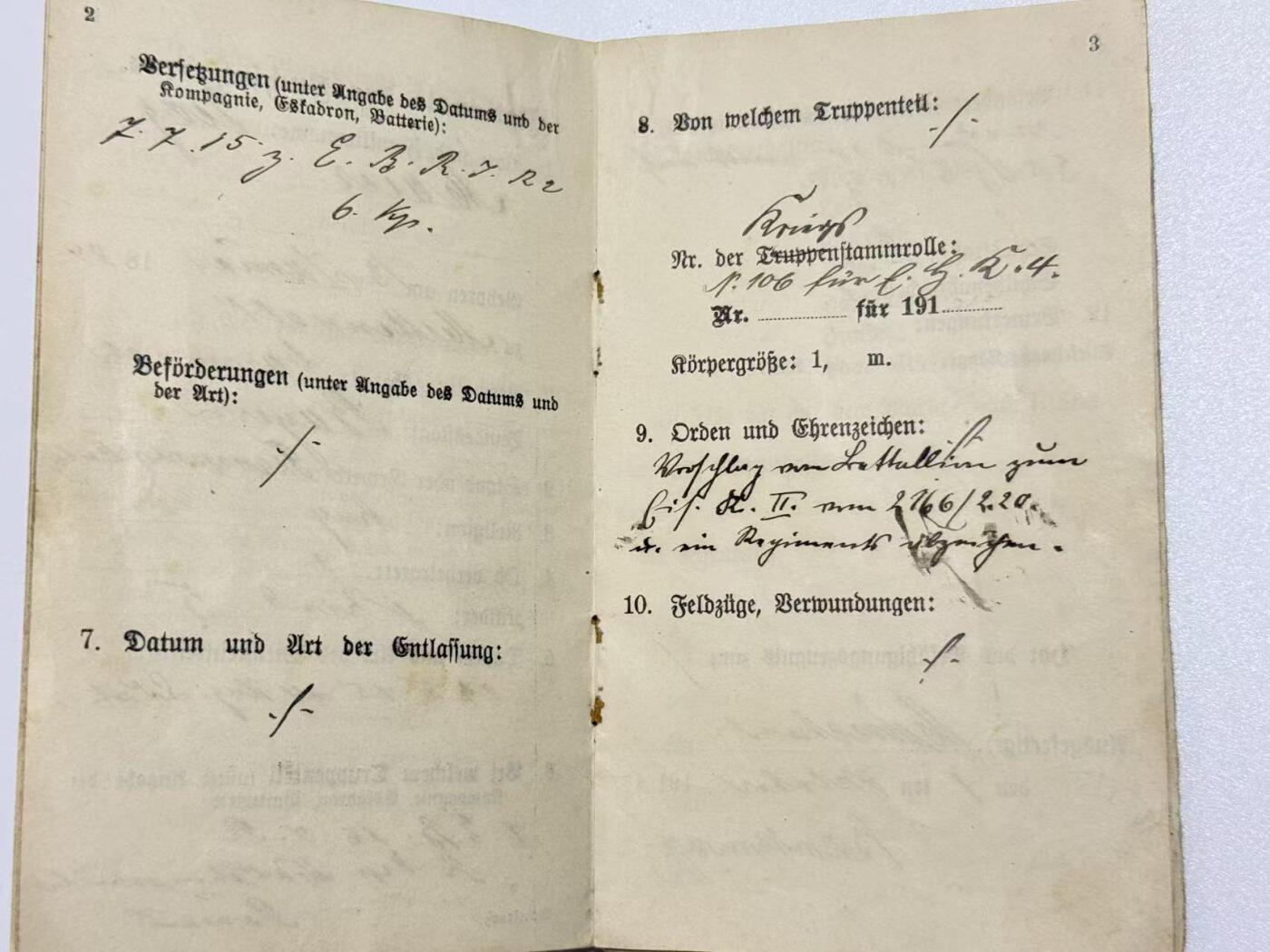 韵星假日精品2025秋季军品类拍卖会-- Rimey Holidays Boutique 2025 Autumn Militaria Sale 帝德铁十字定制盒收藏一组（包含镶嵌有二级铁十字勋章的定制盒一个、kag厂标二铁➕兴登堡奖章二联排一组、二级铁十字勋章纽扣迷你章一枚、巴伐利亚王国士兵证书一本、巴伐利亚王国路德维西国王纪念章一枚、巴伐利亚王国士兵cdv照片一张、一战爱国者之铁奖章、兴登堡元帅图像纪念品）本组藏品共8件